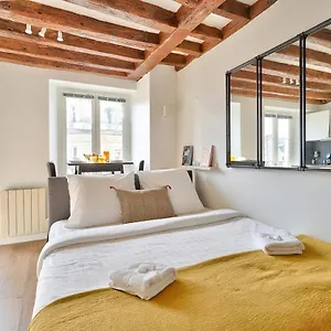 Cosy And New In The Heart Of Paris